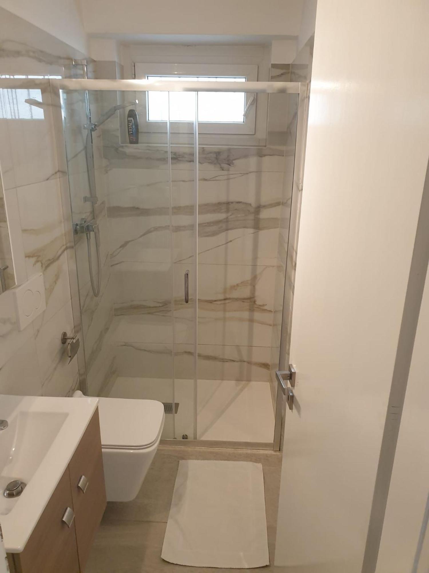 Lugano Lakeview Apartment With Self Check-In & Private Parking On Request Bagian luar foto
